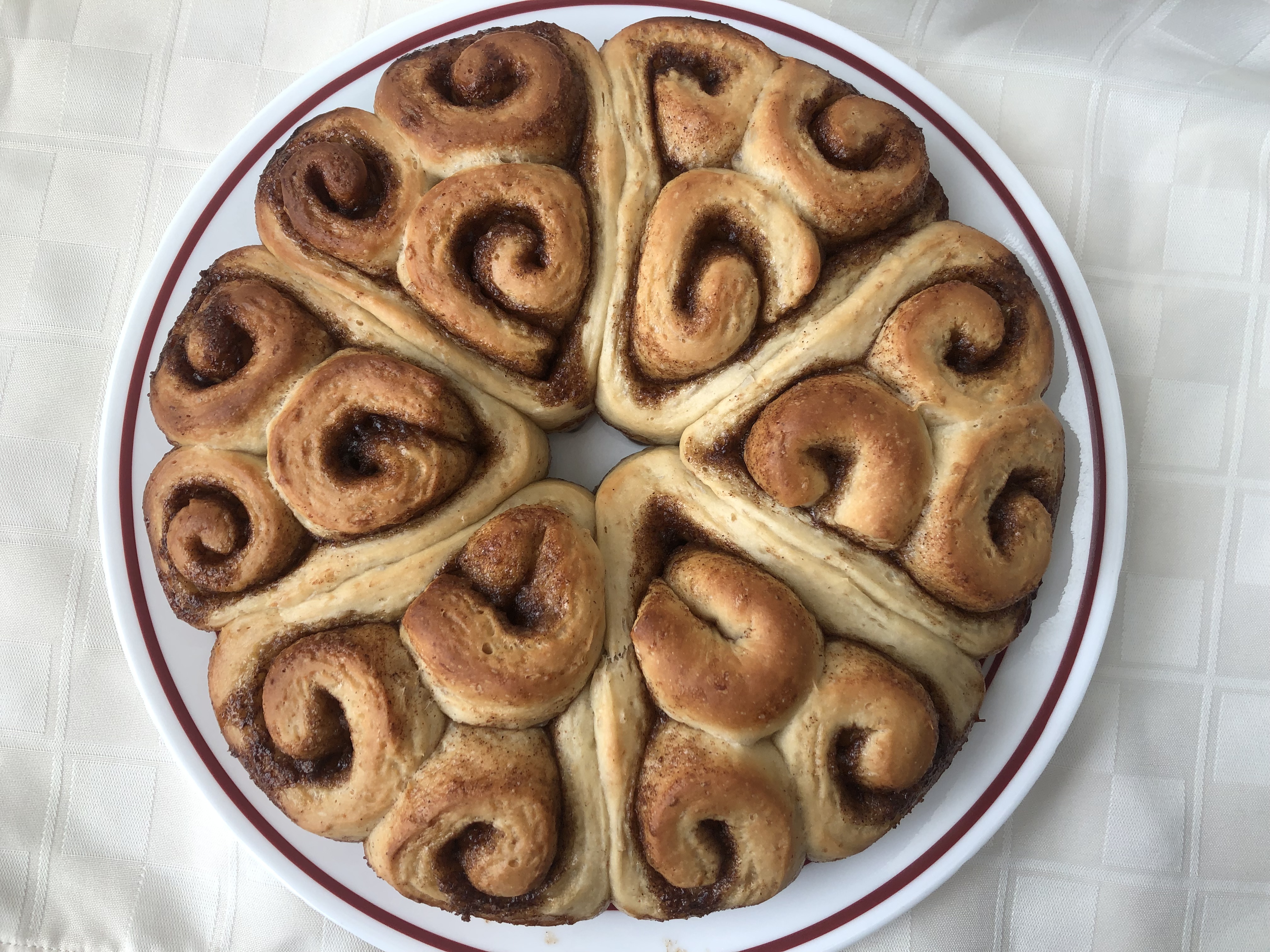 Heart-Shaped Cinnamon Rolls – The Best Way to Celebrate Valentine’s Day!
